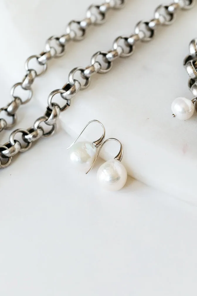 314-01-S | EDISON PEARL DROP (WHITE ON SILVER)
