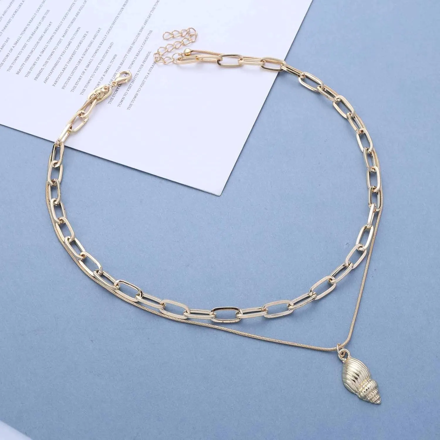 Bohemian Shell Layered Necklace Gold Shell Pendant Necklace Vintage Seashell Layered Choker Necklaces Paperclip Chain Choker Necklaces Jewelry for Women(shells)
