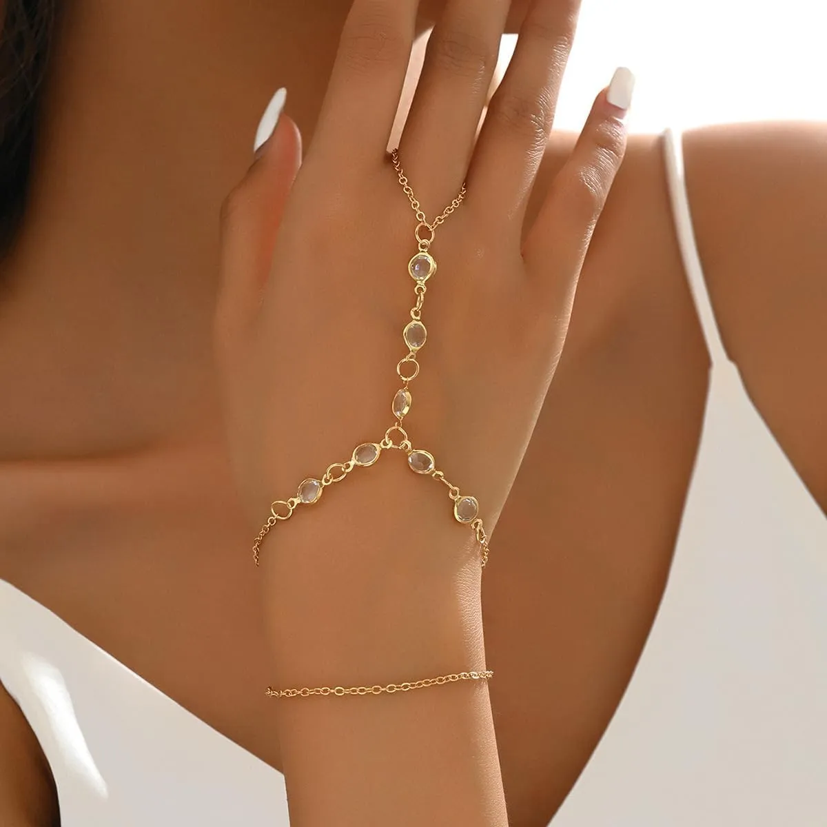 Dainty Gold Hand Chain Bracelet for Women Trendy,Ring Bracelet Hand Chain Bracelets Simple Finger Rings Slave Bracelets Boho Summer Beach Jewelry Accessories