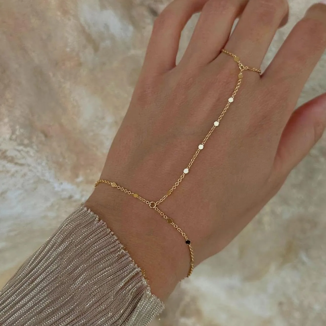 Gold Bracelets for Women Trendy, Dainty Gold Hand Chain Bracelets Stackable 14k Gold Plated Finger Ring Bracelet Hand Chain Cz Flower Layered Link Bracelets for Women Non Tarnish Jewelry Gifts