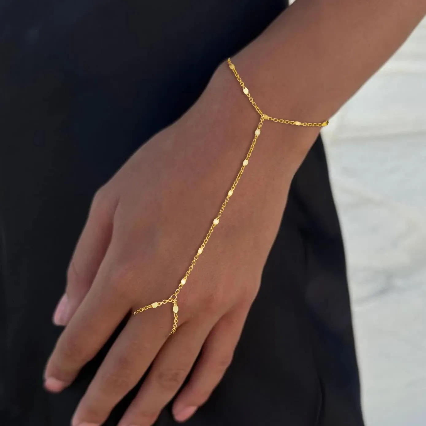 Gold Bracelets for Women Trendy, Dainty Gold Hand Chain Bracelets Stackable 14k Gold Plated Finger Ring Bracelet Hand Chain Cz Flower Layered Link Bracelets for Women Non Tarnish Jewelry Gifts