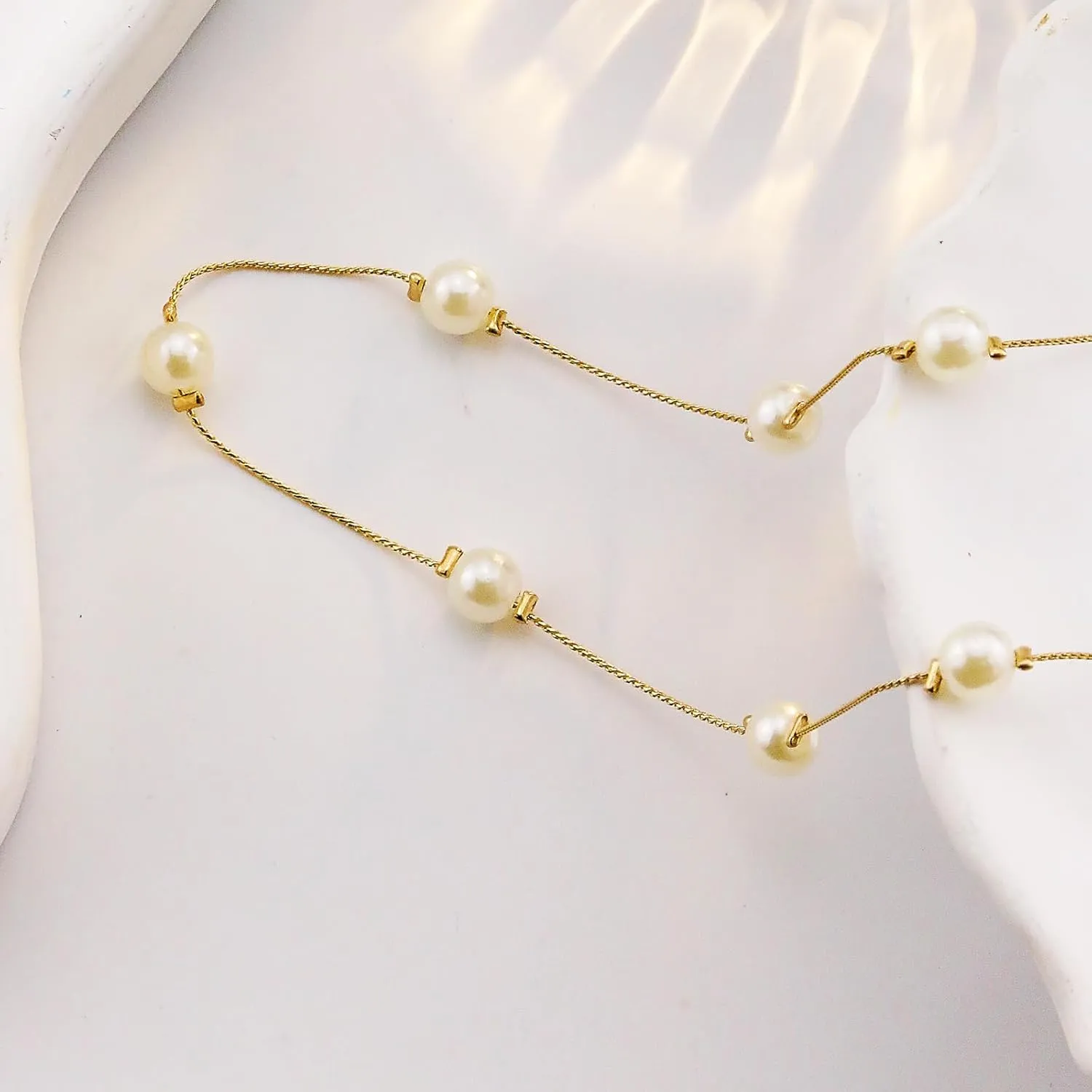 Gold Pearl Necklaces for Women 18K Gold Plated Pearl Necklaces Minimalist Fresh Water Pearl Necklace Dainty White Pearl Choker Pendant Accessories Jewelry