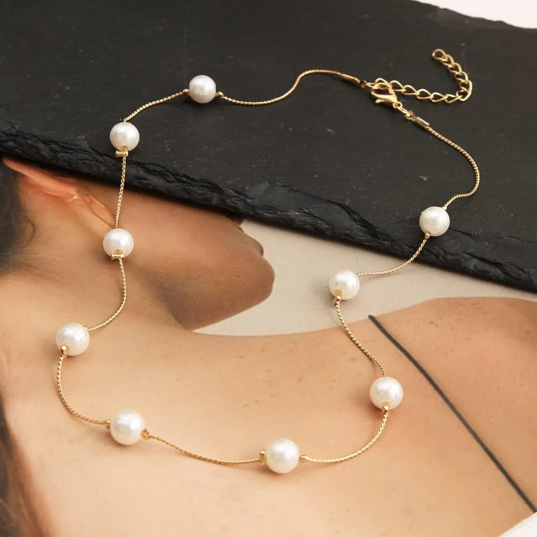Gold Pearl Necklaces for Women 18K Gold Plated Pearl Necklaces Minimalist Fresh Water Pearl Necklace Dainty White Pearl Choker Pendant Accessories Jewelry