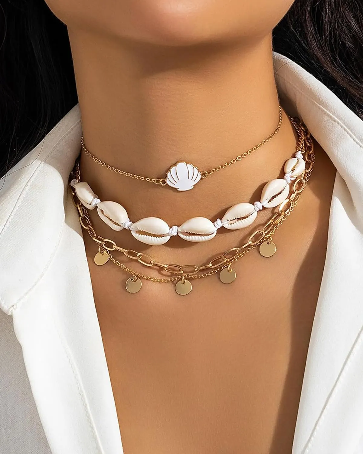 Layered Shell Necklaces for Women Natural Sea Shell Choker Boho Beaded Cowrie Shell Necklace Adjustable Summer Beachy Surfer Necklaces Jewelry Summer Vacation Outfit Accessories
