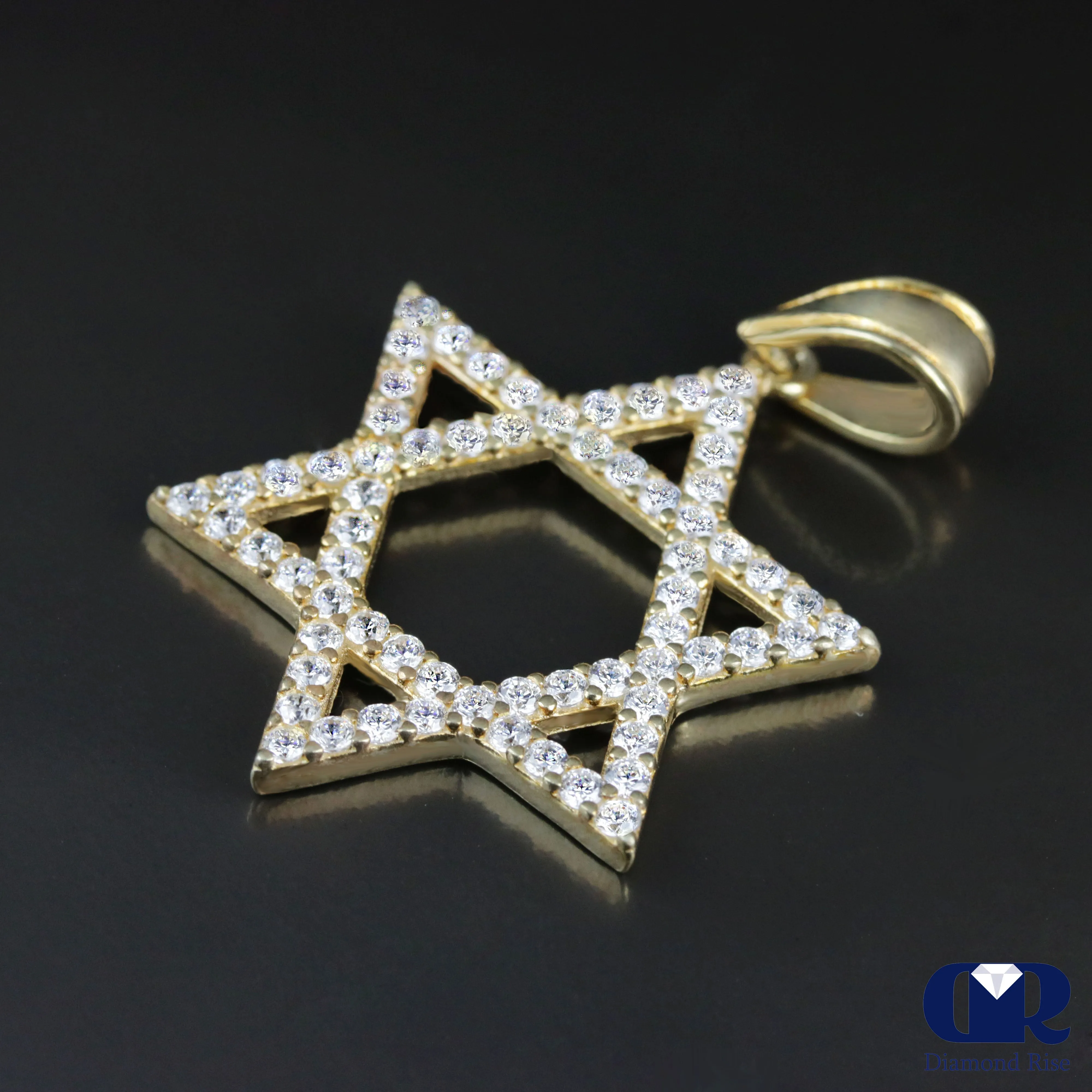 Men's Diamond Star Pendant In 14K Yellow Gold