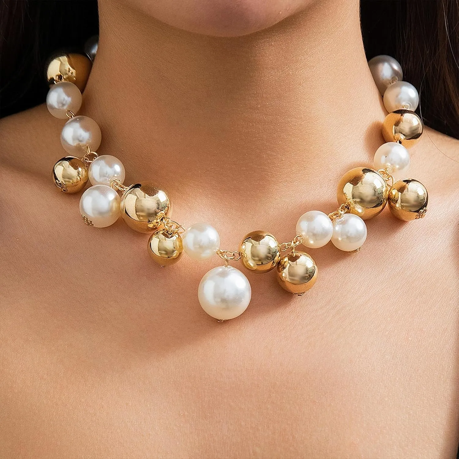 Pearl Choker Necklaces for Women Fake Pearl Necklace Big Chunky Pearl Necklace Gold Statement Necklace Party Bride Wedding Trendy Jewelry Gifts