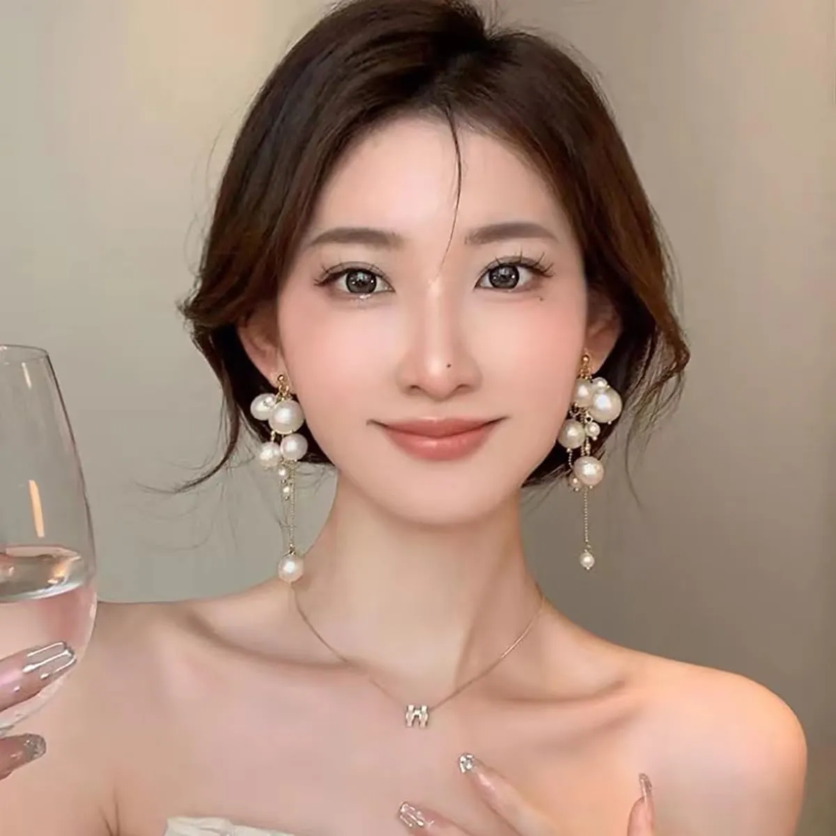 Pearl Tassel Earrings for Women Gold Long Pearl Dangle Chandelier Earrings Cubic Zirconia Huggie Pearl Drop Earrings Jewelry