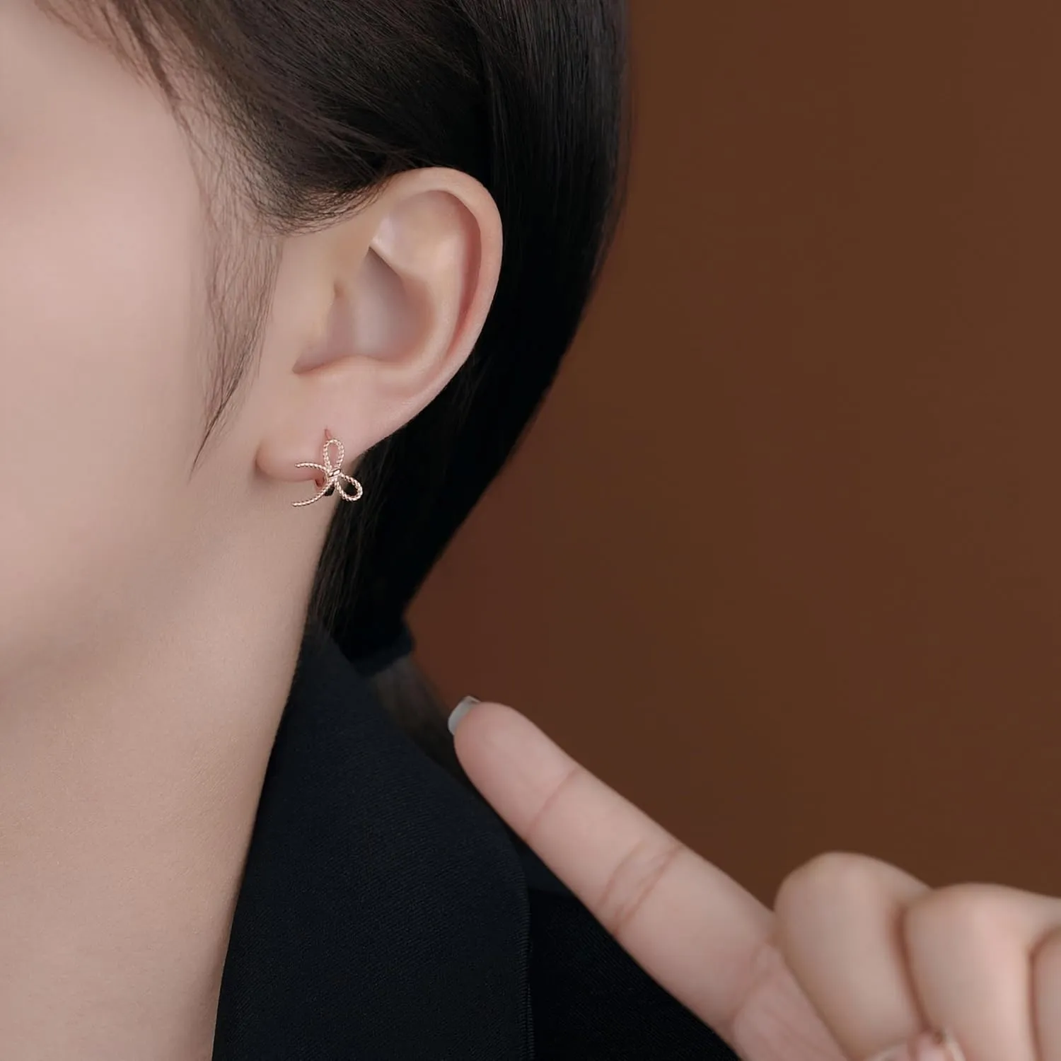 Reffeer Solid 925 Sterling Silver Bow Hoop Earrings Ribbon for Women Teens Bowknot Hoop Earrings Huggie Cartilage Helix Earrings