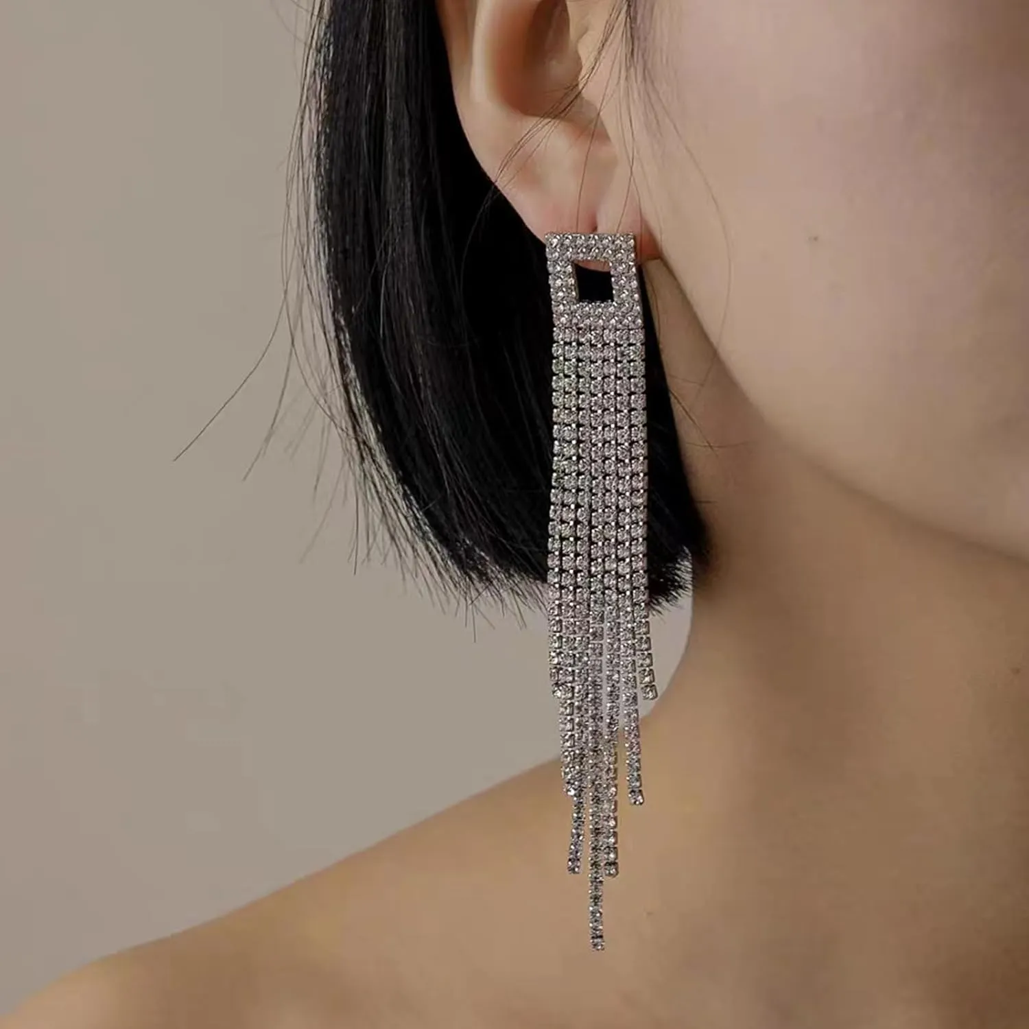 Rhinestone Drop Earrings for Women Sparkly Long Tassel Earrings Dangling Crystal Statement Prom Earrings Wedding Party Dress Outfit Jewerly Gifts