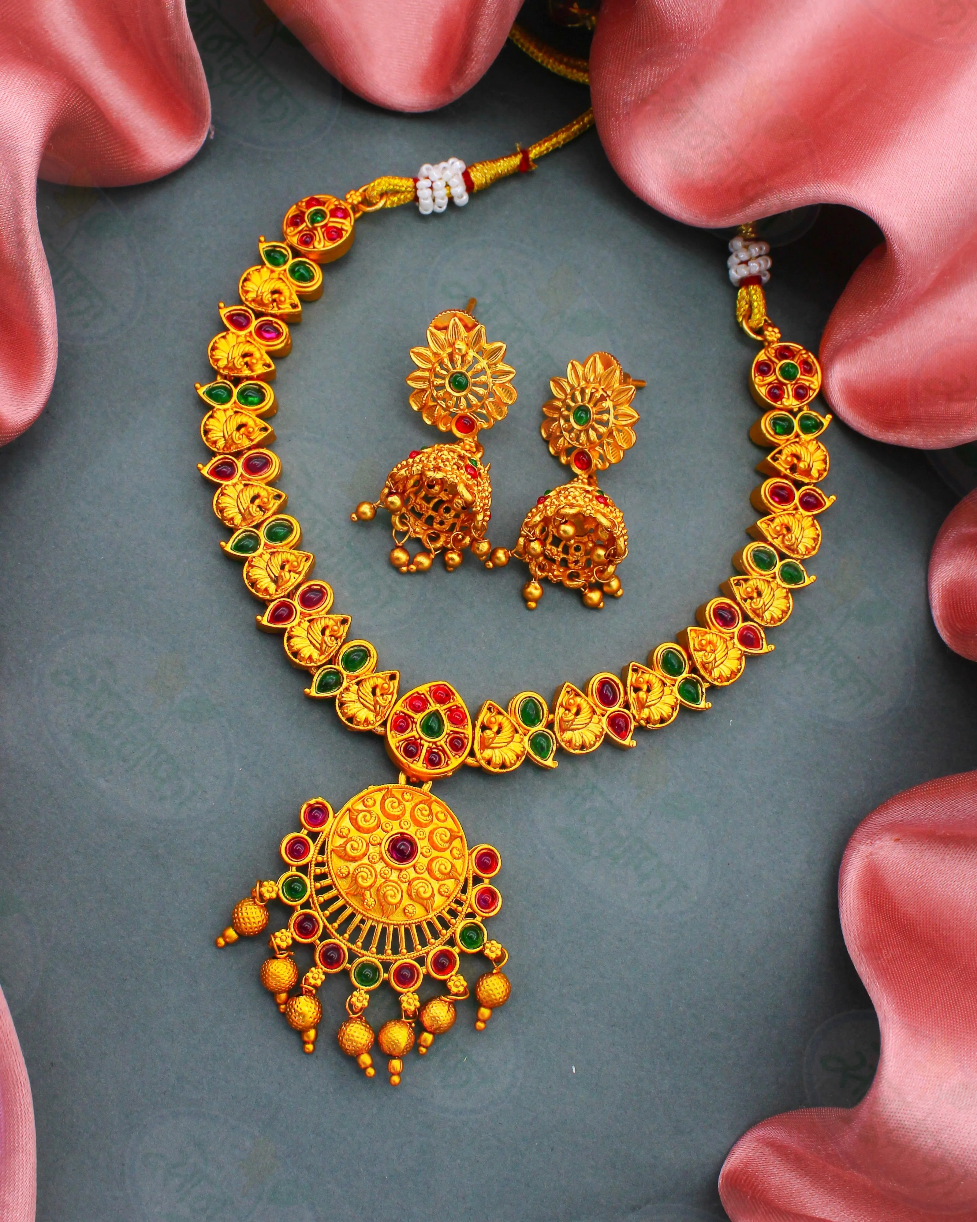 ROYAL ETHNIC MATTE NECKLACE