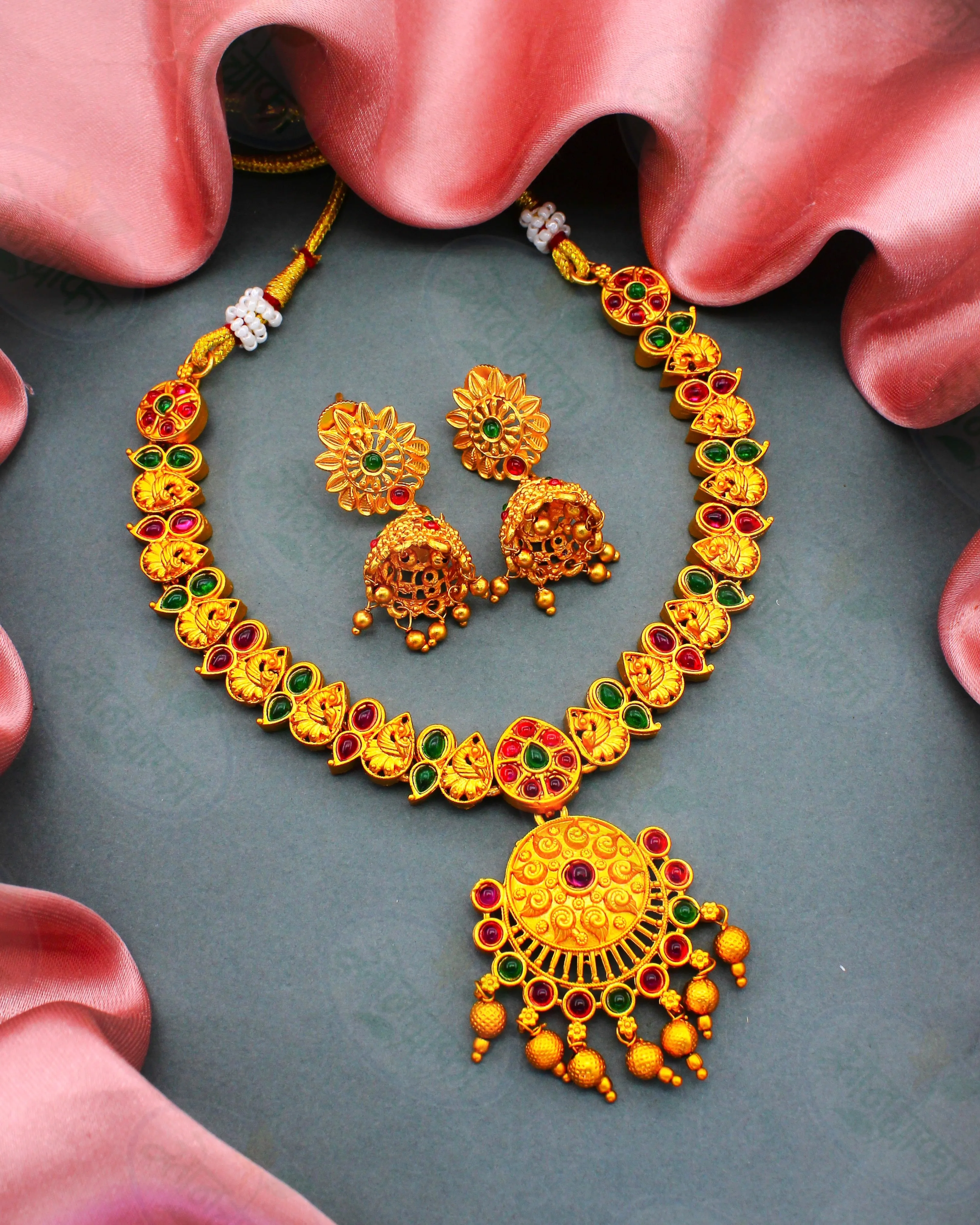 ROYAL ETHNIC MATTE NECKLACE
