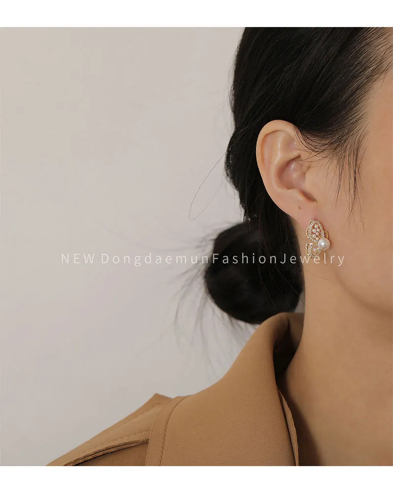 Trendy Butterfly Pearl Earring