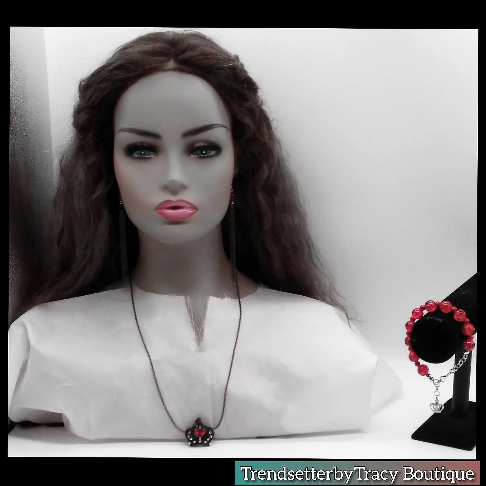 Trendy Red Queen of Hearts Statement Necklace Set