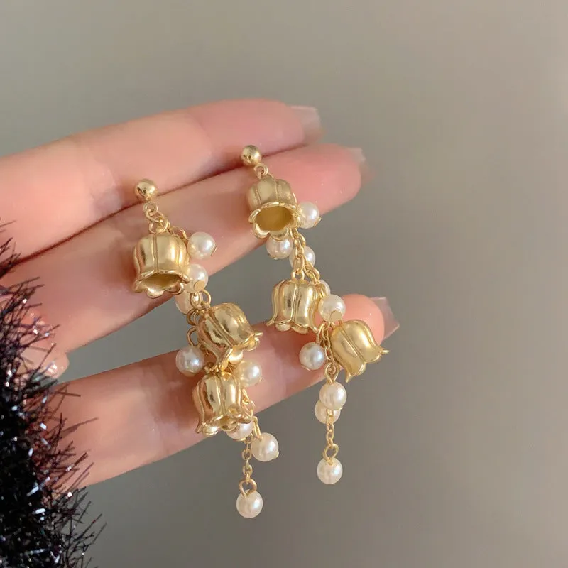 Vintage White Pearl Bell Gold Drop Earrings JLT12827