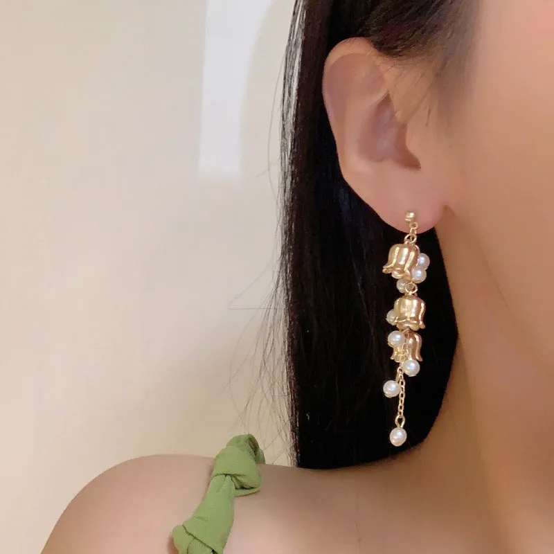 Vintage White Pearl Bell Gold Drop Earrings JLT12827