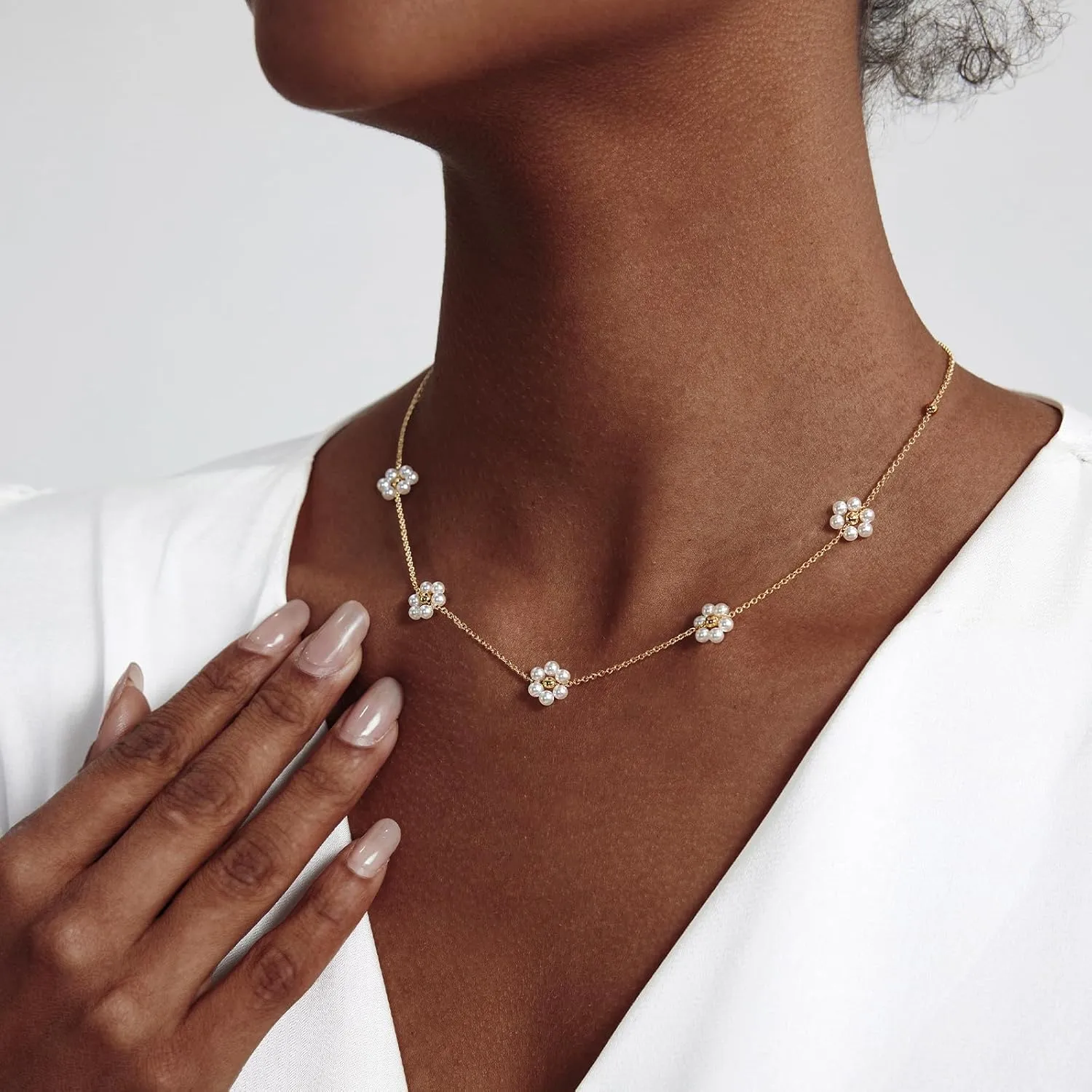 Zeffy Pearl Necklace 4MM/6MM/8MM Dainty Round Imitation Pearl Choker Necklace Wedding Pearl Necklace Delicate Jewelry for Women Simple Bridesmaid Jewelry Gifts
