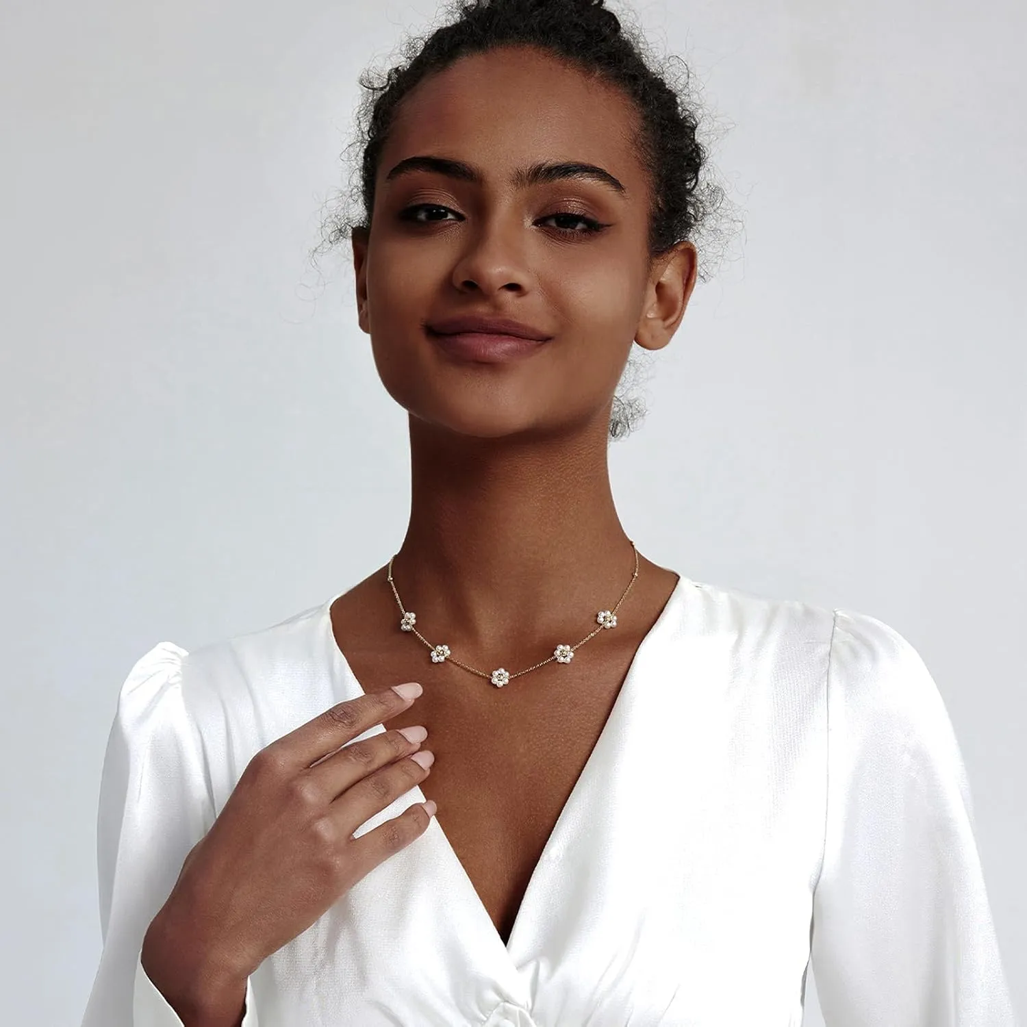 Zeffy Pearl Necklace 4MM/6MM/8MM Dainty Round Imitation Pearl Choker Necklace Wedding Pearl Necklace Delicate Jewelry for Women Simple Bridesmaid Jewelry Gifts