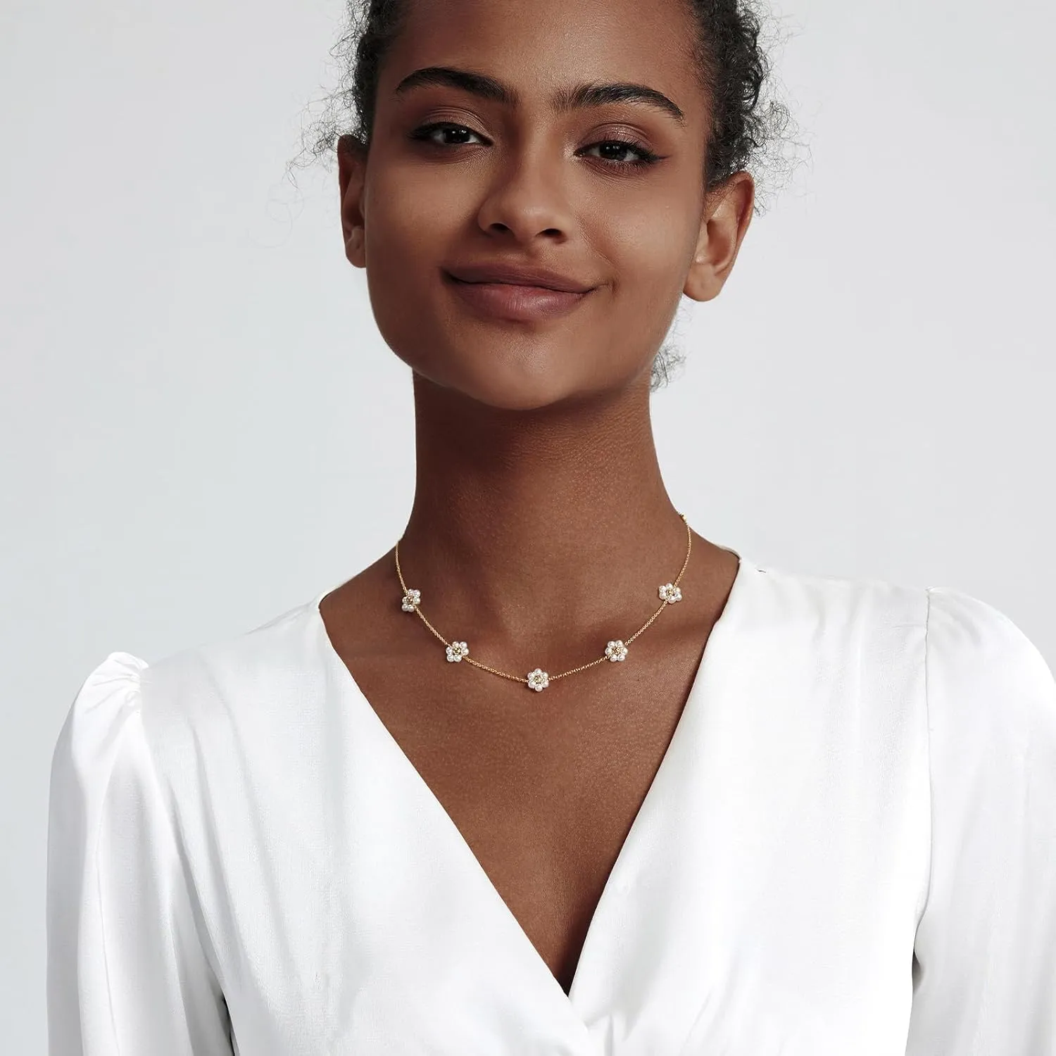 Zeffy Pearl Necklace 4MM/6MM/8MM Dainty Round Imitation Pearl Choker Necklace Wedding Pearl Necklace Delicate Jewelry for Women Simple Bridesmaid Jewelry Gifts